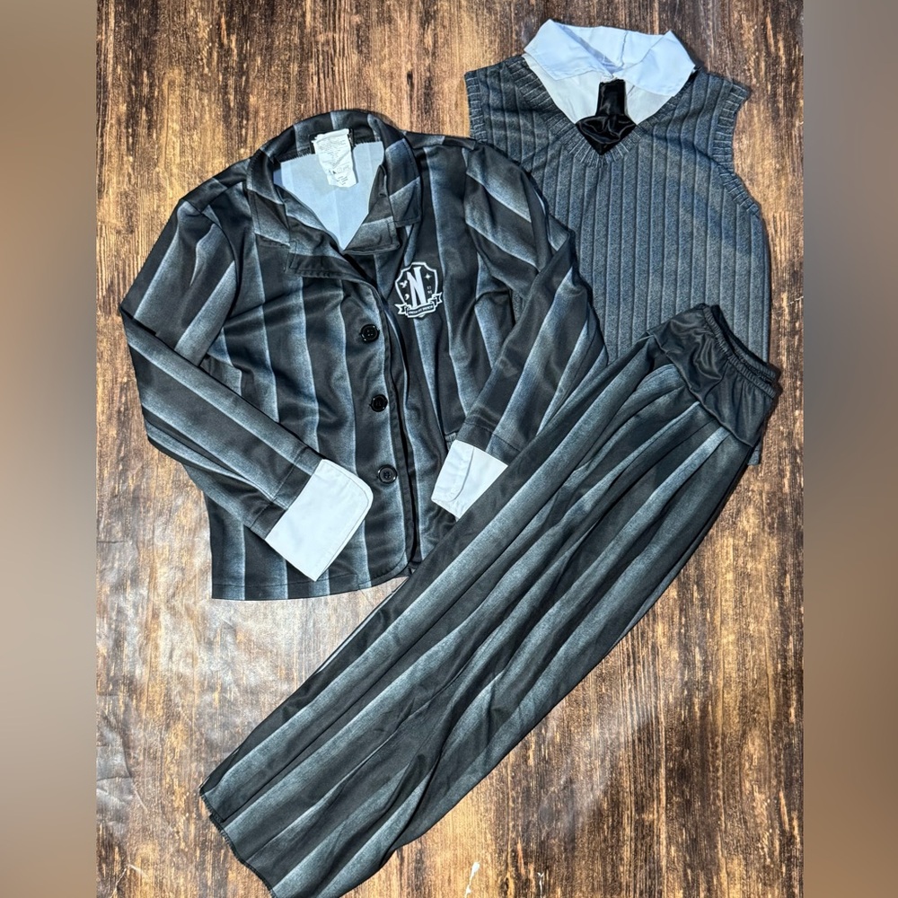 Girls Large 10/12 Wednesdays Nevermore Academy Uniform